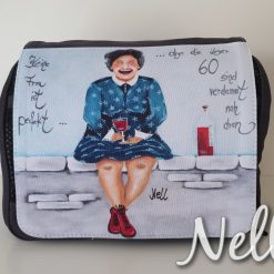 Kulturtasche "Keine Frau ist perfekt....aber die über 60 sind verdammt nah dran"