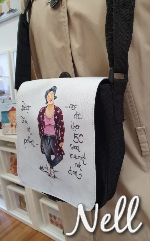 Tasche/Umhängetasche  (groß)  "Keine Frau ist perfekt...aber die über 50 sind verdammt nah dran" – Bild 4