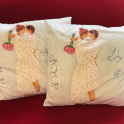 Kissen 40cm x 40cm  "Liebe fragt nicht...Liebe ist!"